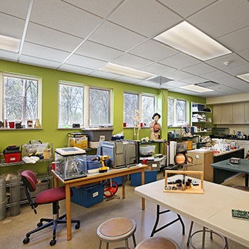 Summers Knoll Science Room